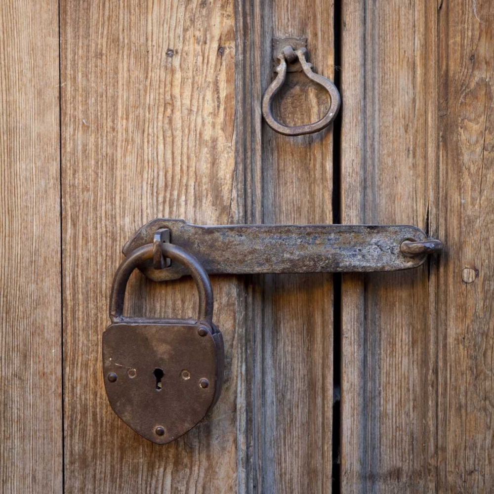 Mexico Detail of a door with antique padlock